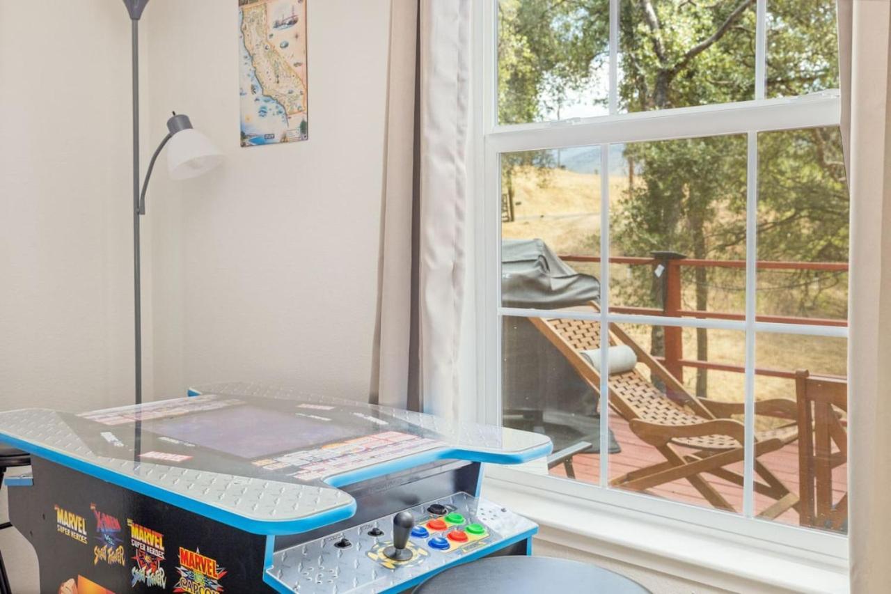 Hilltop Oasis With Games, Hot Tub, Fire-Pit, Deck, Views Oakhurst Eksteriør billede