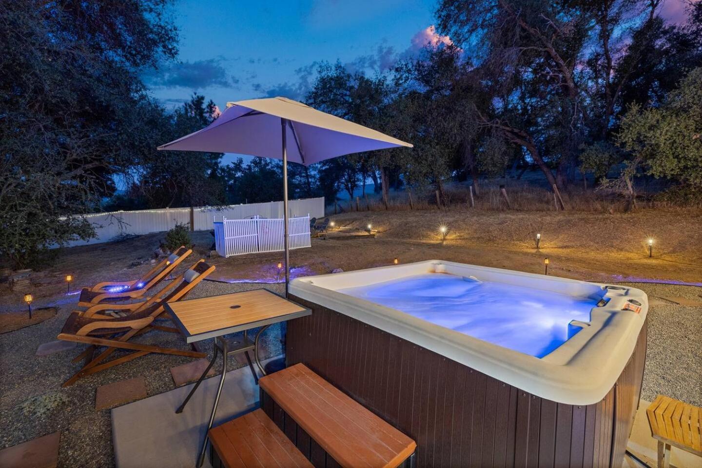 Hilltop Oasis With Games, Hot Tub, Fire-Pit, Deck, Views Oakhurst Eksteriør billede